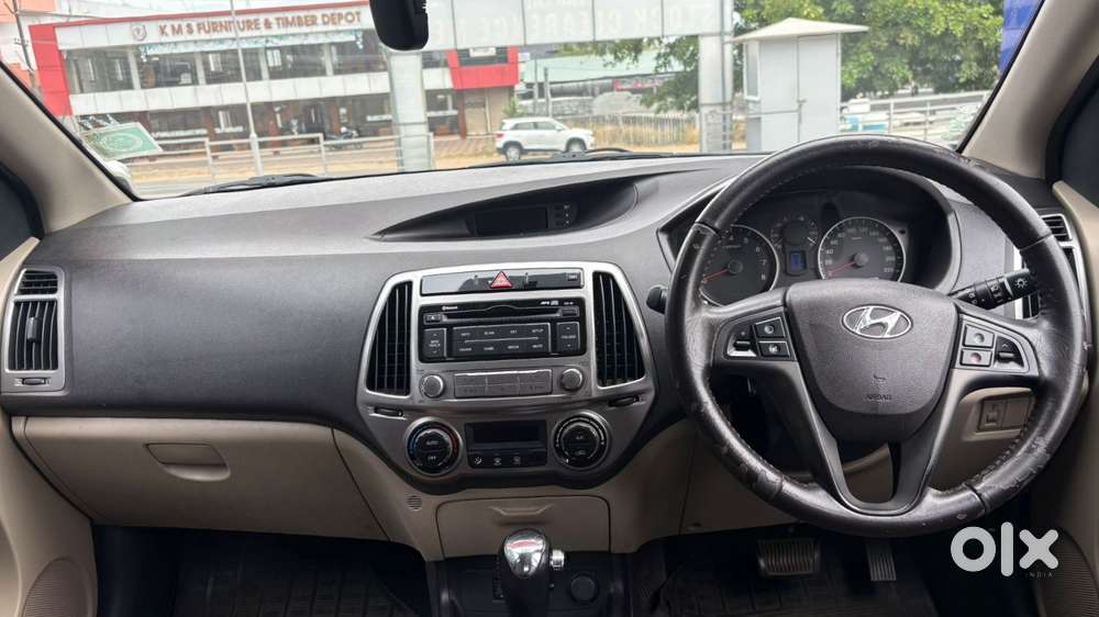 Hyundai I20 2010-2012 1.4 Asta At With Avn, 2012