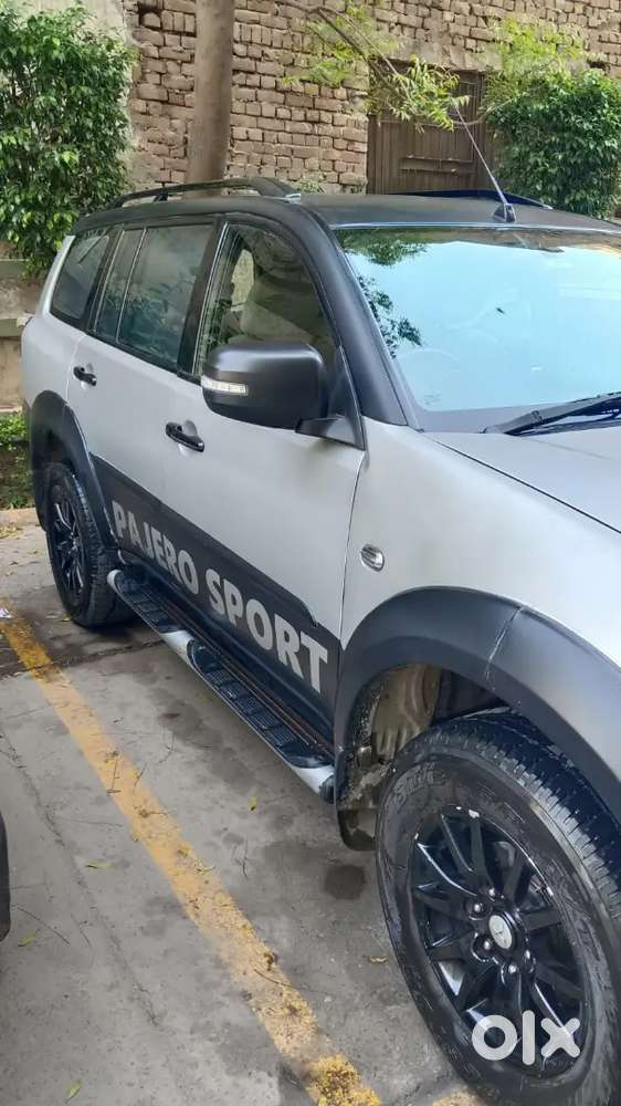 Mitsubishi Pajero Sport 2015 Diesel Well Maintained