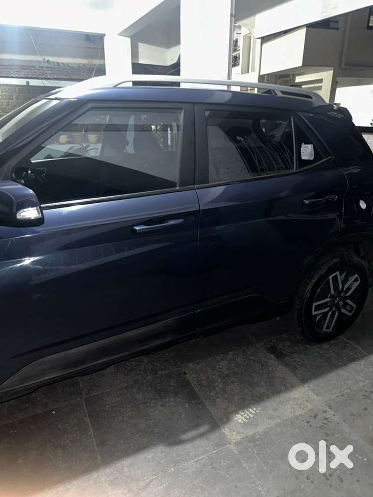 Hyundai Venue 2022 Diesel Well Maintained