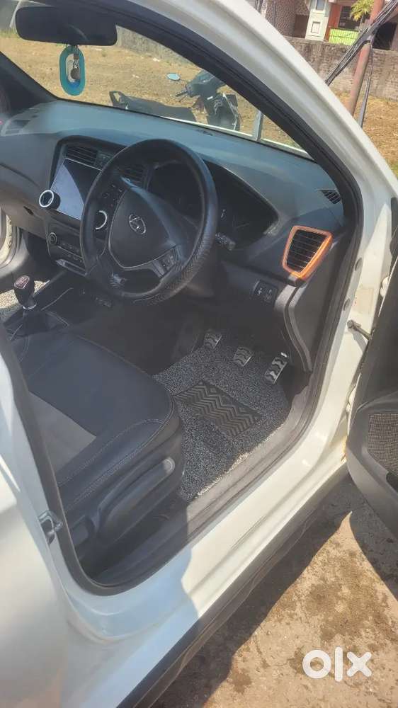 Hyundai I20 Active 2017 Diesel 105864 Km Driven