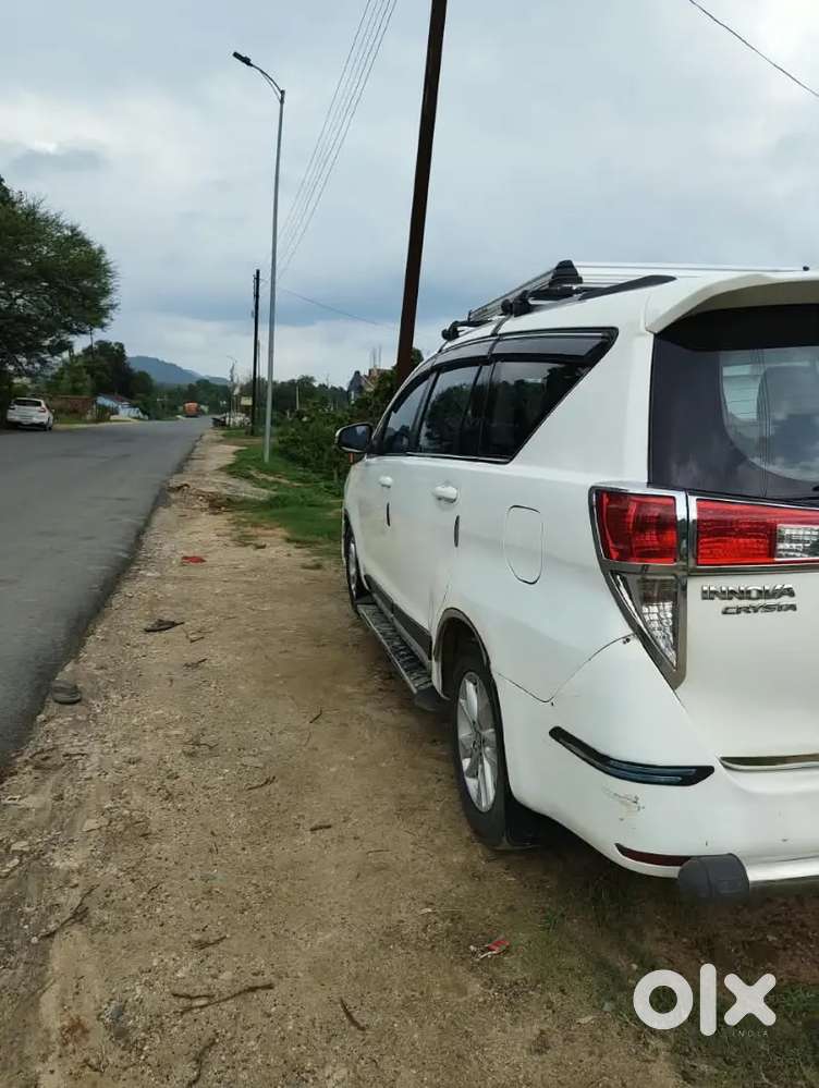 Toyota Innova Crysta 2017 Diesel Manual Running 2,00,000 Km