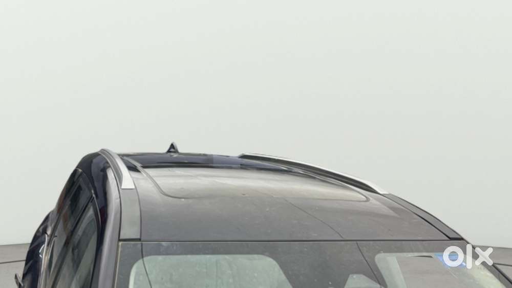 Mahindra Xuv700 2.0 Ax 7 Petrol At Luxury Pack Str, 2022, Petrol