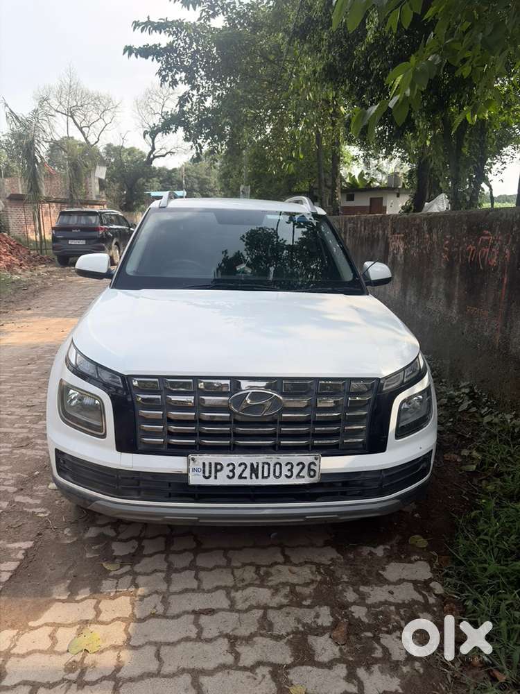 Hyundai Venue Petrol 2022 105000 Km