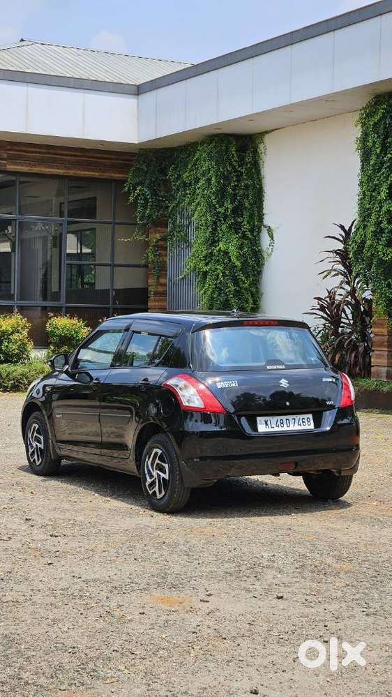 Maruti Suzuki Swift Vxi + Manual, 2012, Petrol