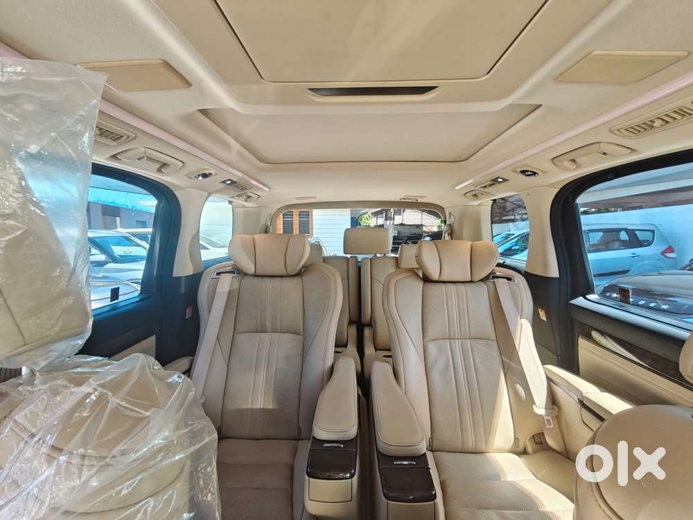 Toyota Vellfire Vip – Executive Lounge, 2022, Petrol