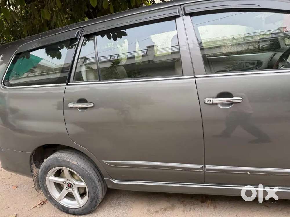 Toyota Innova Diesel Manual 2014 Variant