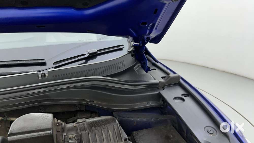 Mahindra Xuv700 2.2 Ax 7 Diesel Mt Luxury Pack Str, 2023, Diesel