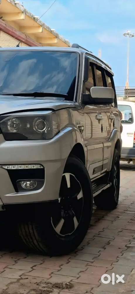 Mahindra Scorpio S10 To S11 Classic Convart 2015 Diesel
