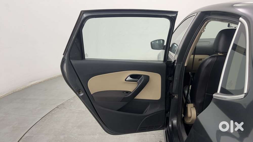 Volkswagen Polo Petrol Highline 1.2l, 2016, Petrol