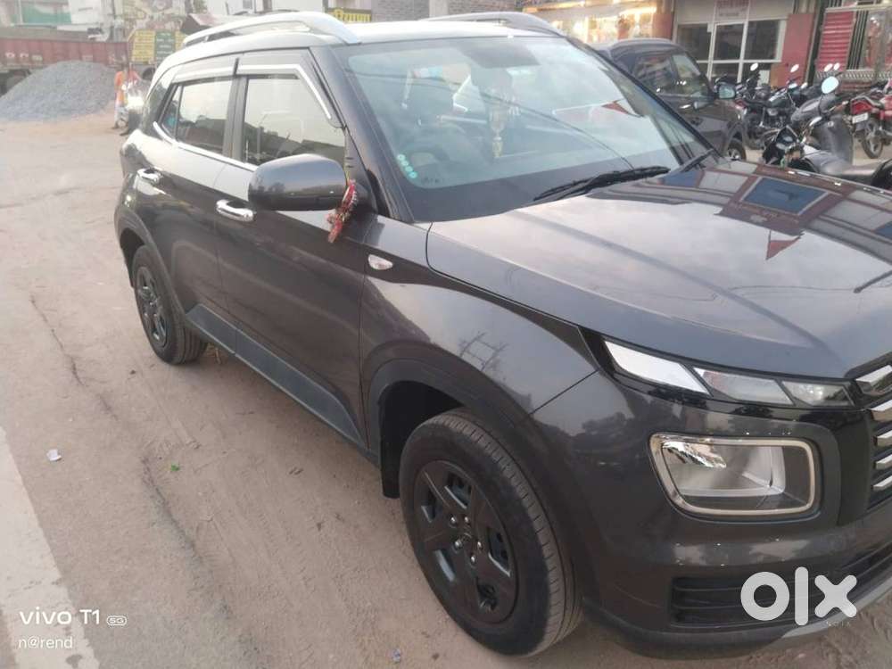 Hyundai Venue 2025 Petrol Good Condition
