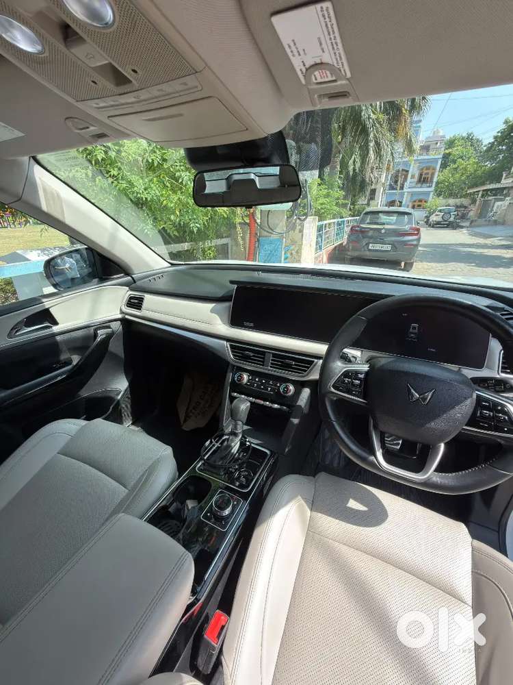 Mahindra Xuv700 Ax7l 2023