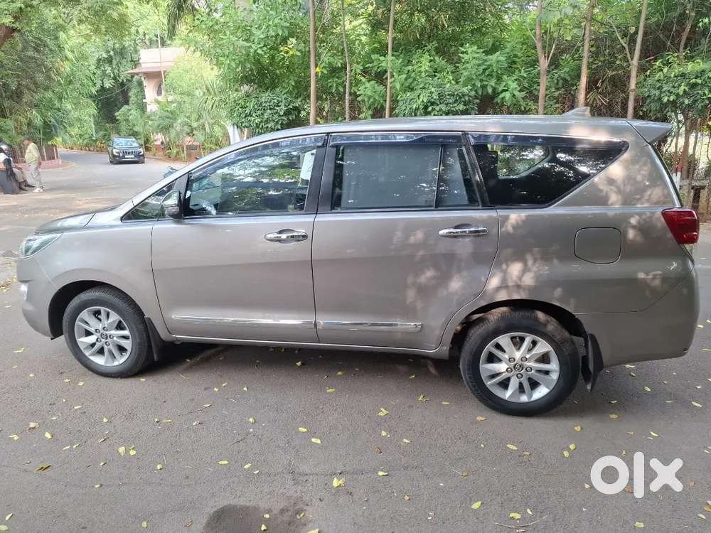 Toyota Innova Crysta 2.4 Plus 2019