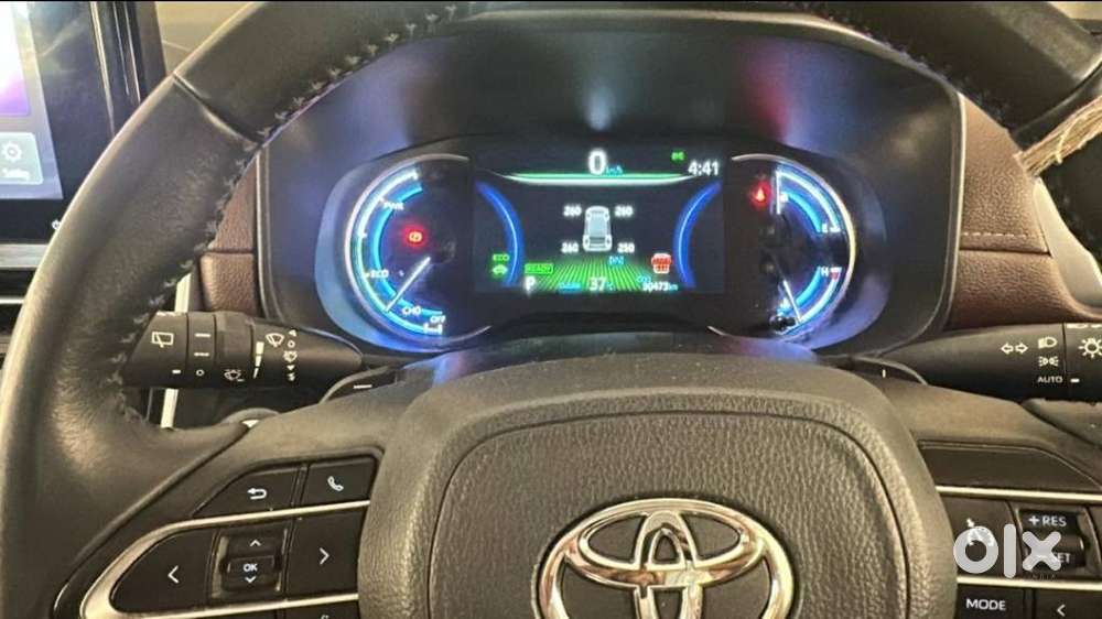 Toyota Innova Hycross 2.0 Vx (o) Hybrid 8 Str, 2025, Petrol