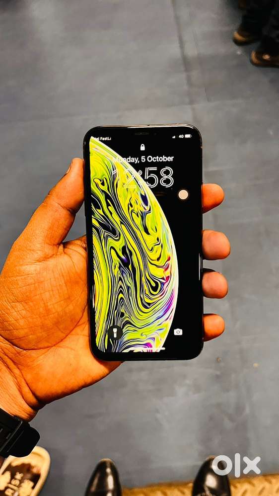 iphone xs 512gb gold color neat and clean