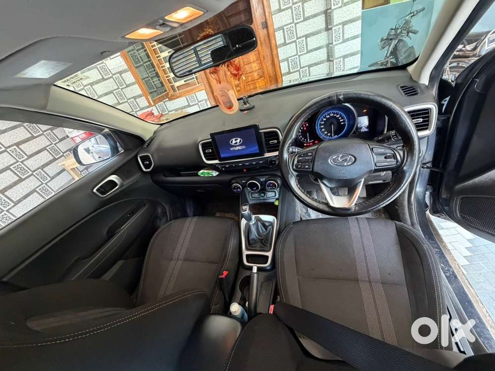 Hyundai Venue Petrol 2022