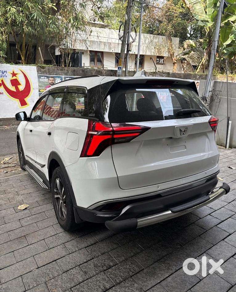 Mahindra Xuv700 2.0 Ax 5 Petrol At Str, 2022, Petrol
