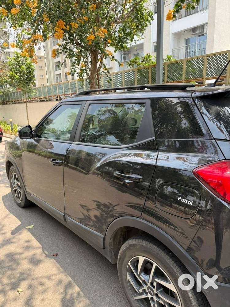 Mahindra Xuv300 2024 Petrol Well Maintained