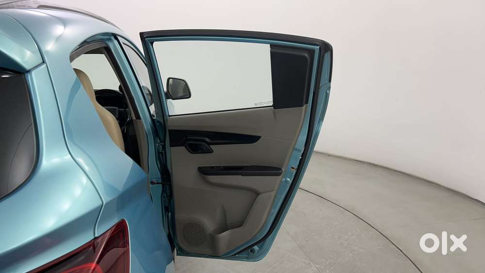Mahindra Kuv 100 2016-2017 Mfalcon G80 K4 5str, 2016, Petrol