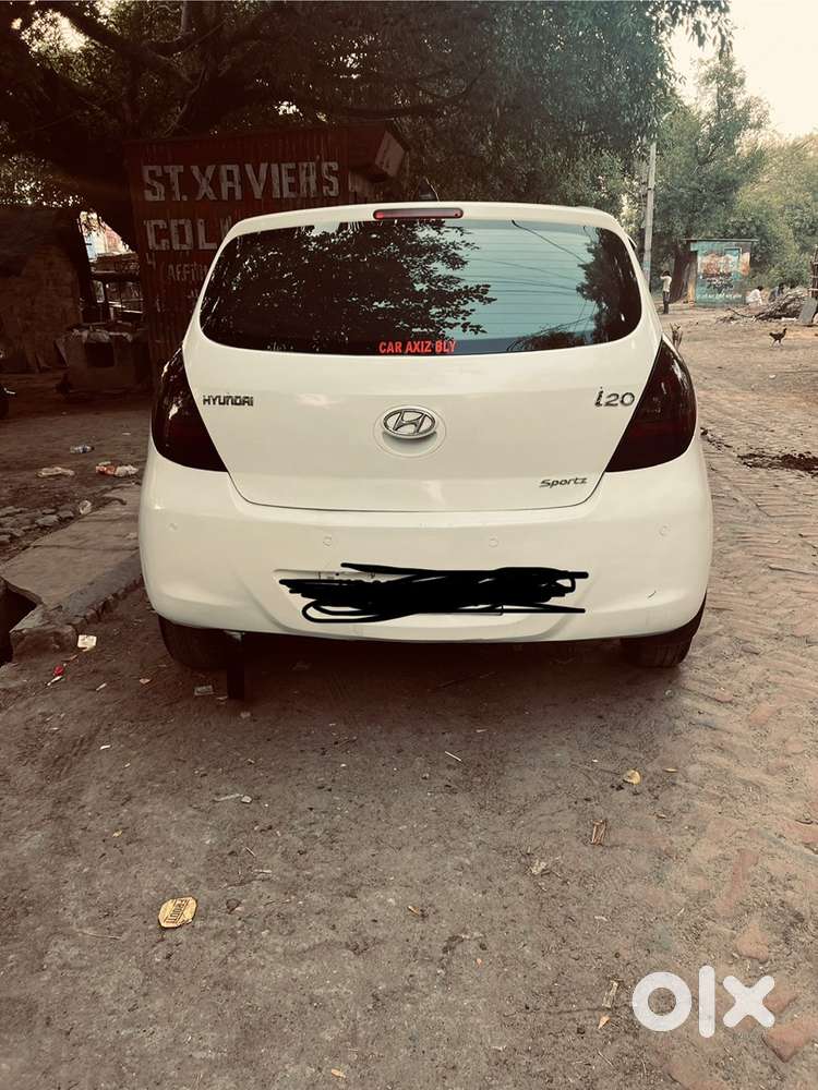 Hyundai Car 2011 Kms