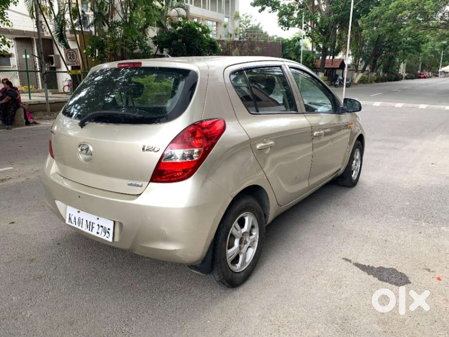 Hyundai I20 1.4 Asta (at), 2010, Petrol