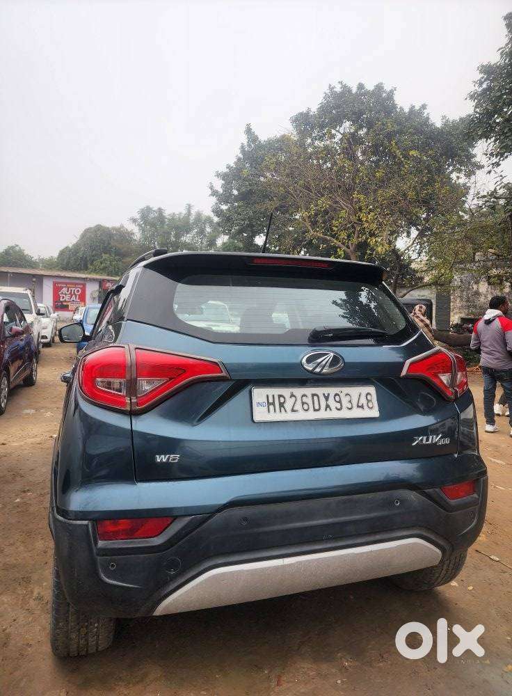 Mahindra Xuv300 W8 1.2 Petrol Dual Tone, 2020, Cng & Hybrids