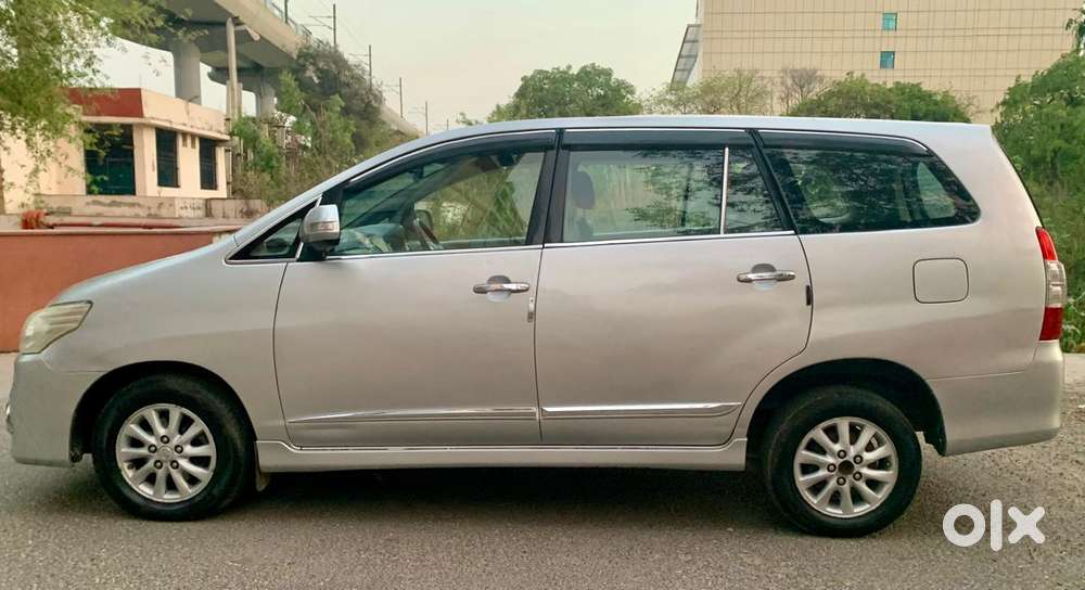 Toyota Innova 2.5 Vx 8 Seater Bs Iv, 2015, Diesel
