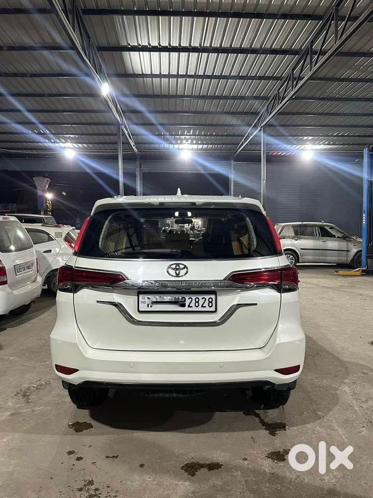Toyota Fortuner 2.8 At 4x2  Immaculate Condition  Well Maintained