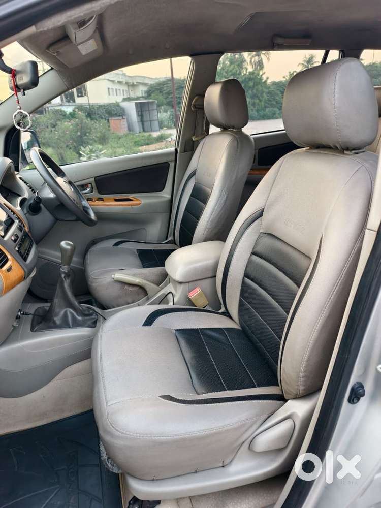 Toyota Innova 2010 Diesel 8seat