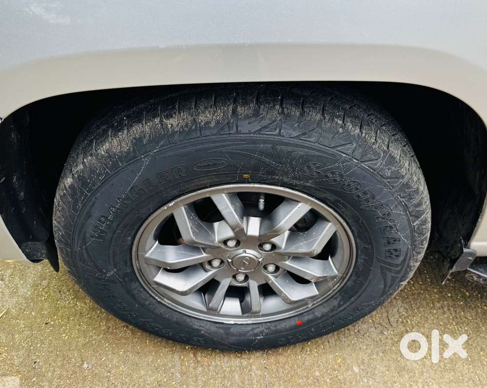 Mahindra Tuv 300 T10, 2018, Diesel