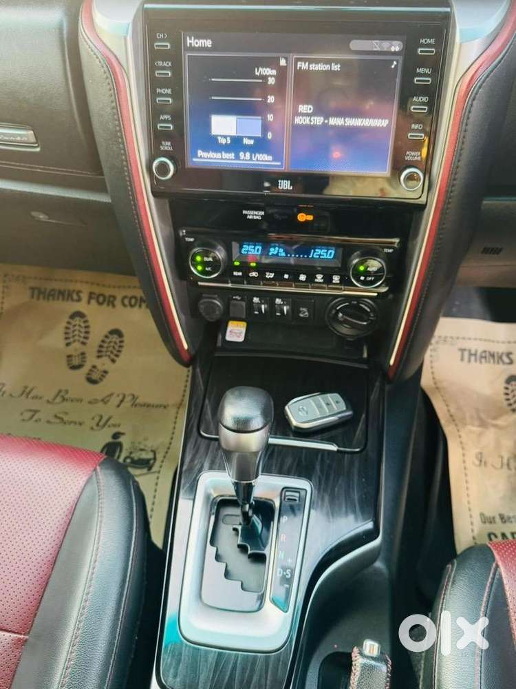 Toyota Fortuner Legender 4/4 At Full Mint Condition Complete Showroom