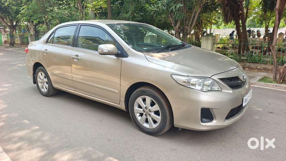 Toyota Corolla Altis 2010-2013 1.8 J, 2011, Diesel