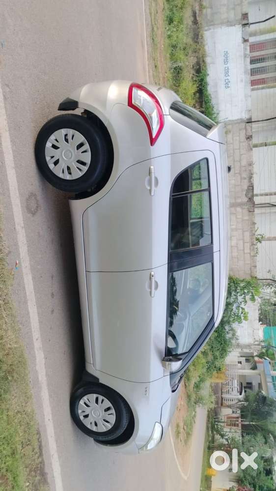 Maruti Suzuki Swift Vxi Abs Bsiv, 2013, Petrol