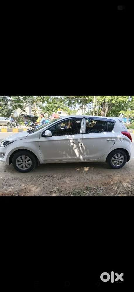 Hyundai I20 2012 Diesel 99000 Km Driven