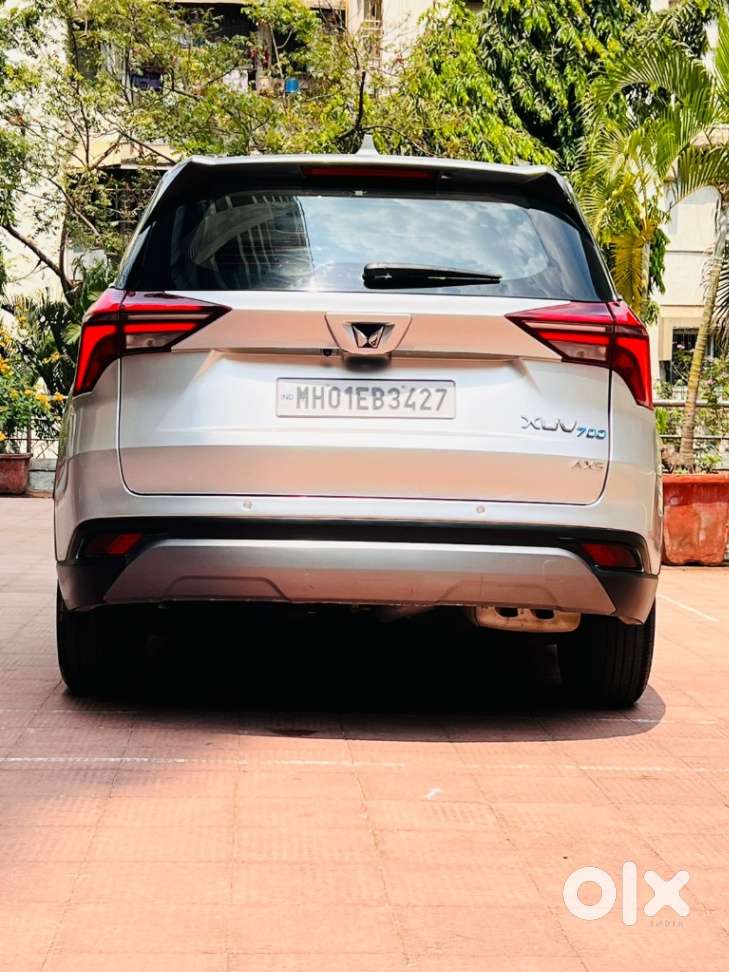 Mahindra Xuv700 Ax 5 Petrol Mt Str (e), 2022, Petrol