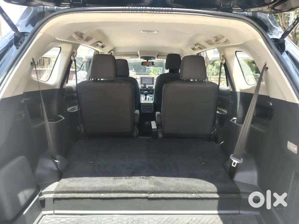Toyota Innova Hycross 2.0 Gx 8 Str, 2023, Petrol