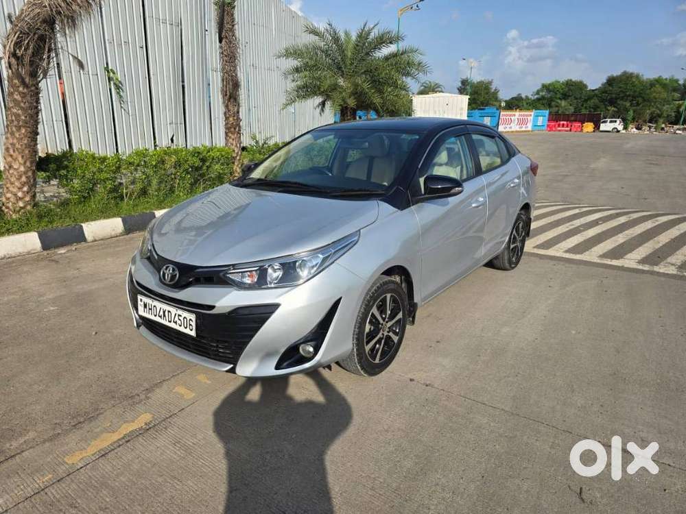Toyota Yaris V Cvt, 2019, Petrol