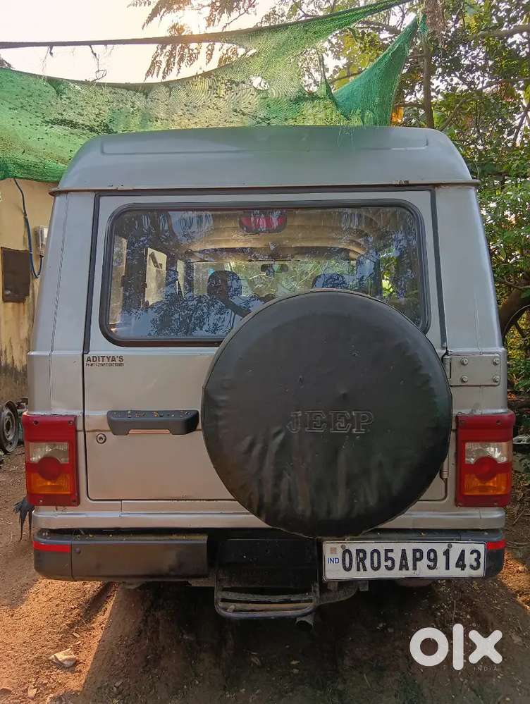 Bolero 9 Seater