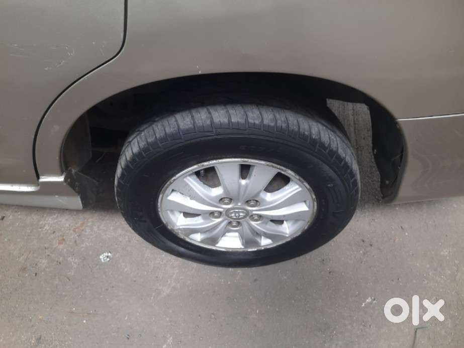 Toyota Innova, 2011
