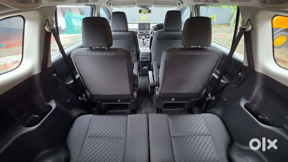 Toyota Innova Hycross 2.0 Gx 7 Str, 2025, Petrol