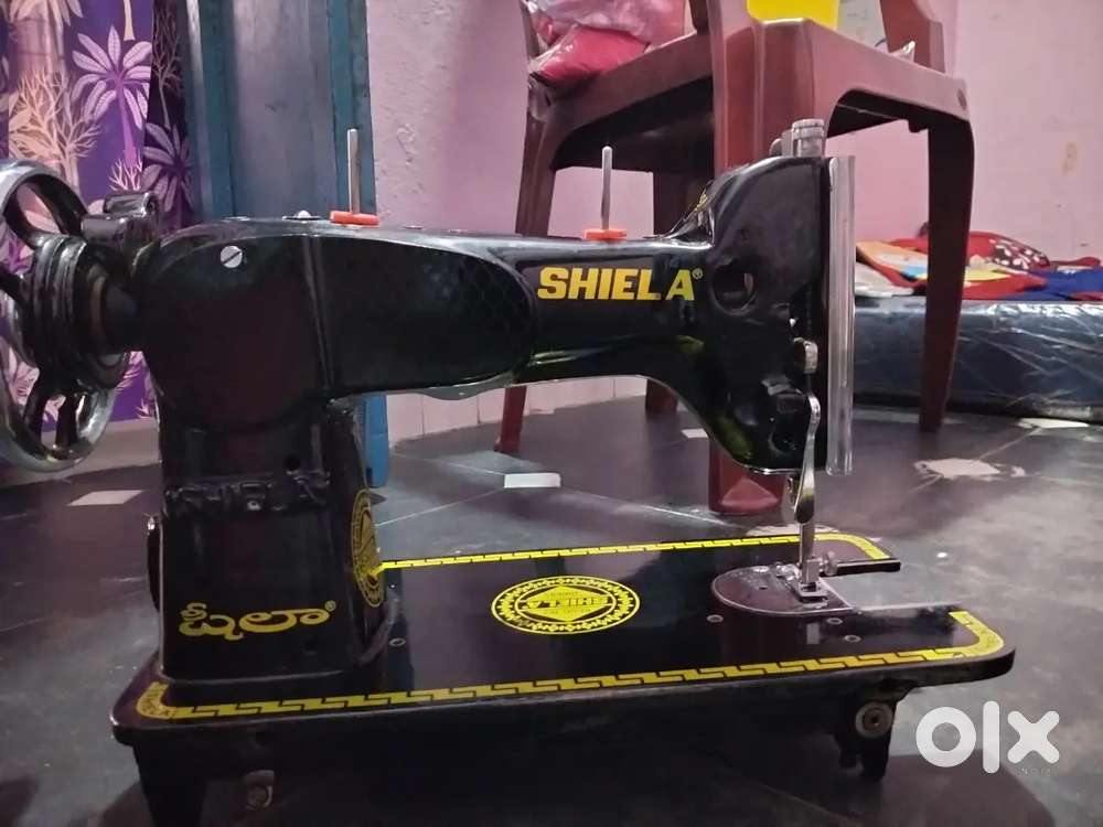 1 year old shila machene and zig zag machene only 16000