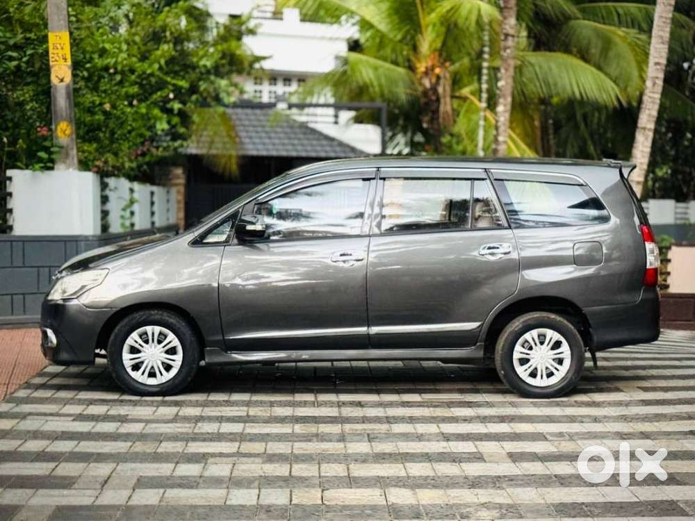 Toyota Innova 2.5 Gx 8 Str Bs-iii, 2015, Diesel