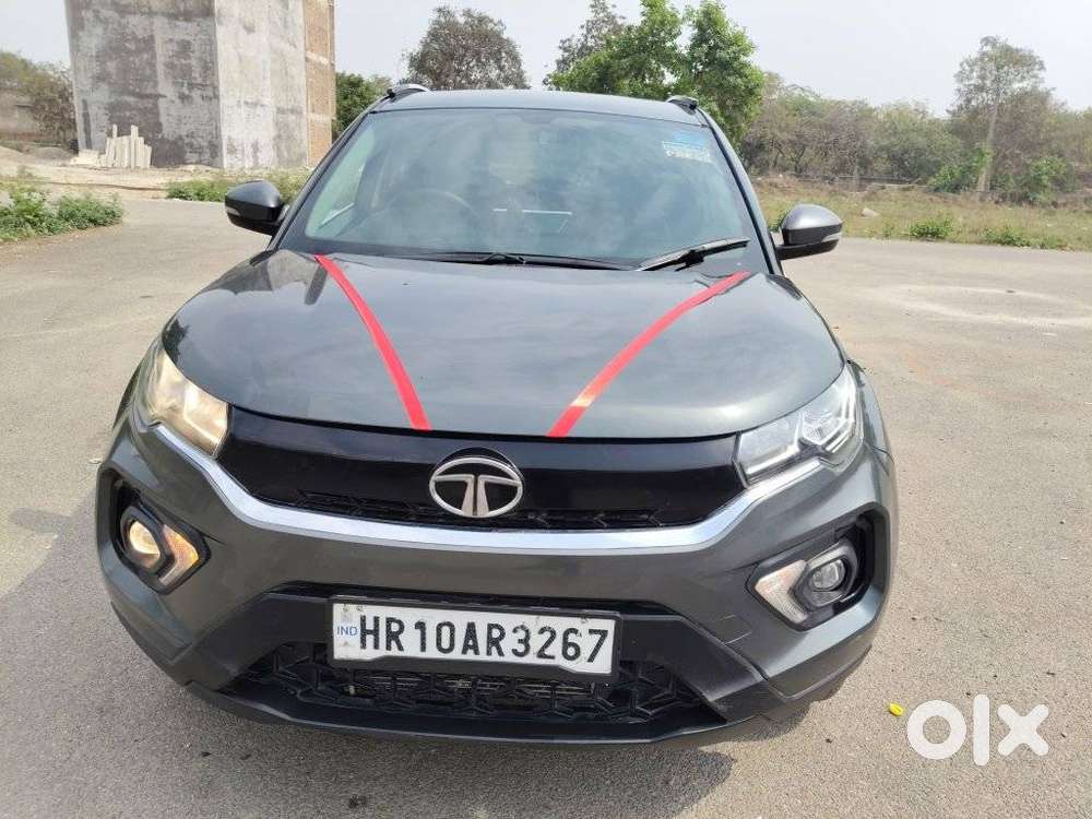 Tata Nexon, 2023, Petrol