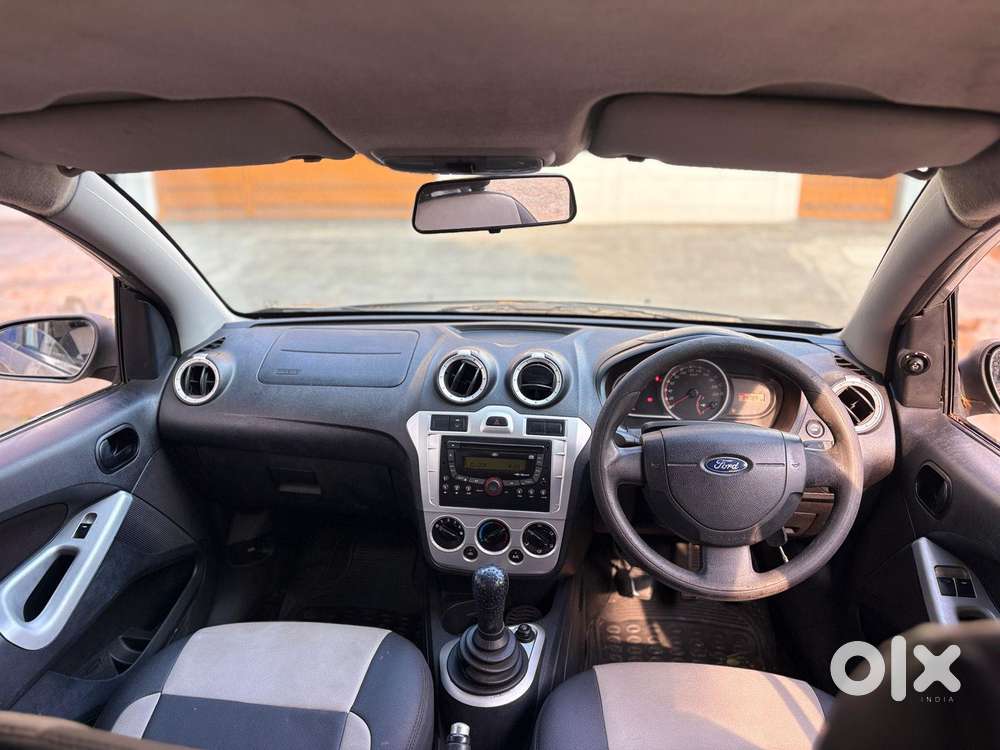 Ford Figo 2010-2012 Petrol Titanium, 2012, Petrol