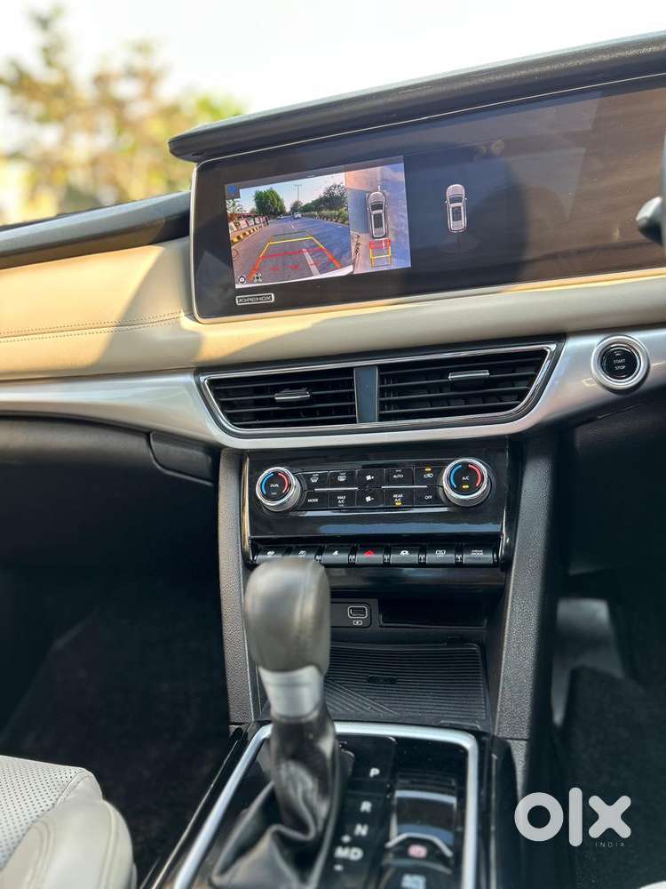 Mahindra Xuv700 2.2 Ax 7 Diesel At Luxury Pack Str, 2025, Diesel