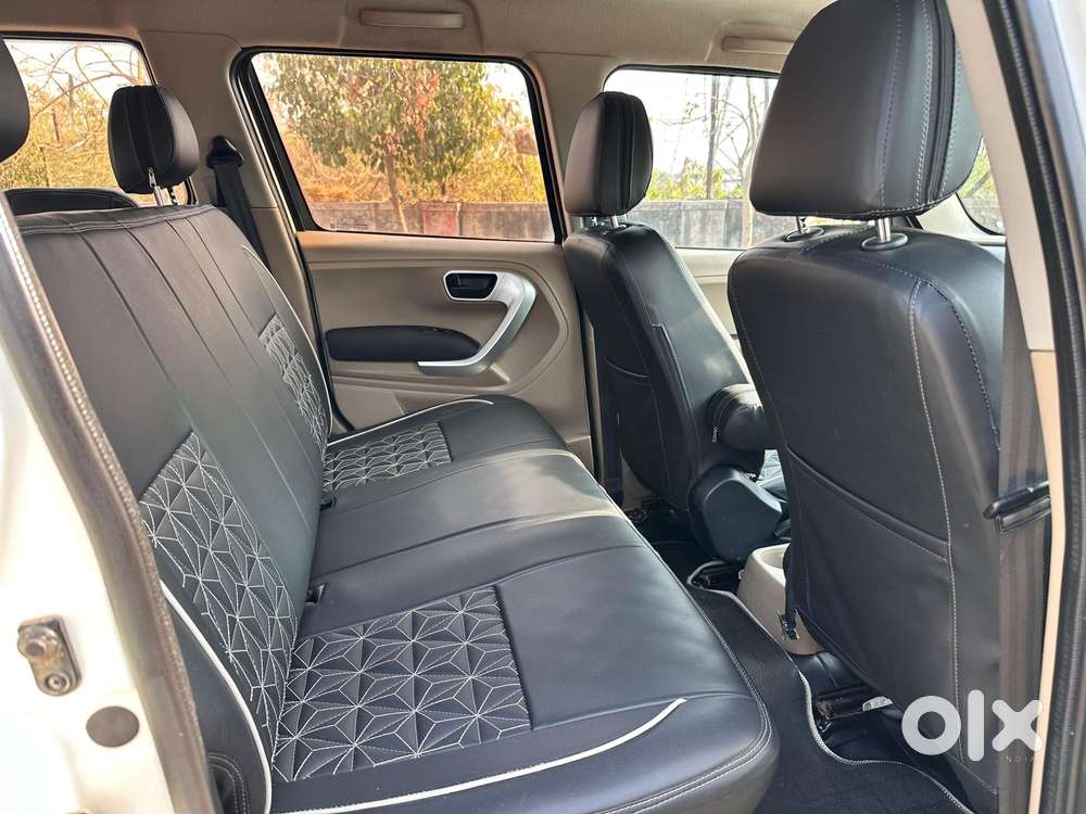 Mahindra Tuv 300 T10, 2019, Diesel
