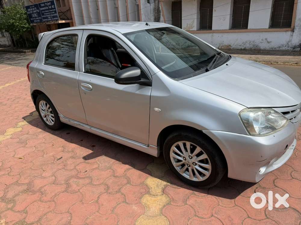 Toyota Etios Liva 2011 Petrol Well Maintained