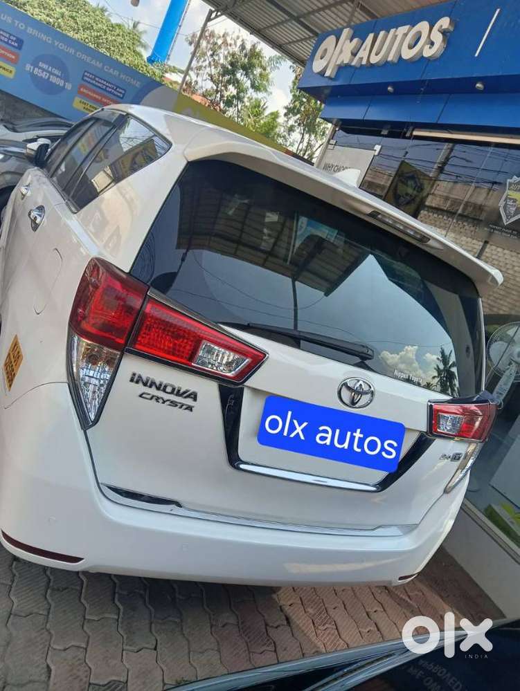 Toyota Innova Crysta 2.4 G Mt 7 Str, 2022, Diesel
