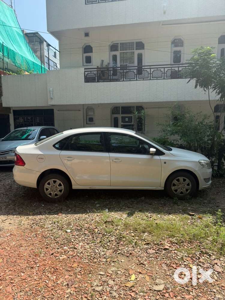 Skoda Rapid Petrol Manual 2014