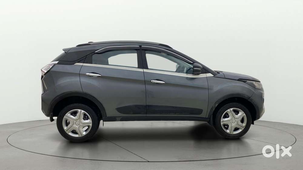 Tata Nexon 1.5 Revotorq Xma Plus (s) Amt, 2022, Petrol