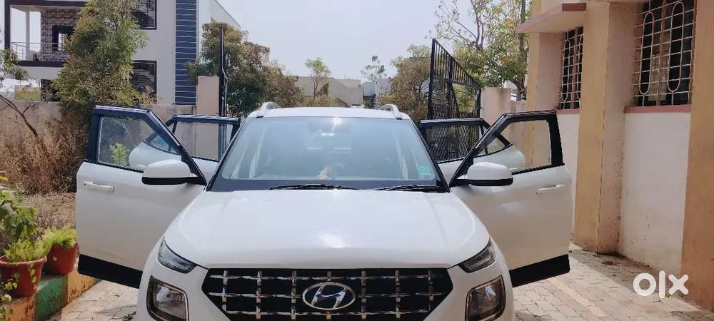 Hyundai Venue 2021 Petrol Well Maintained